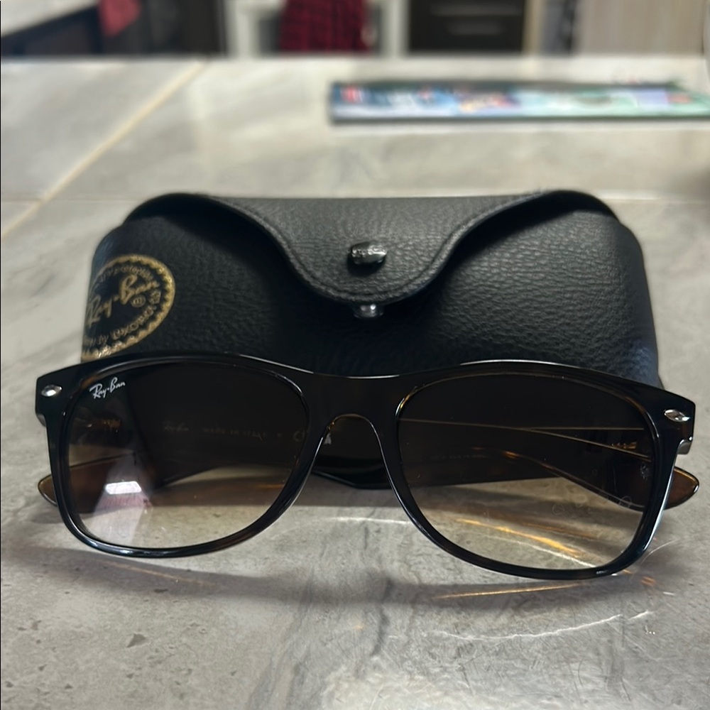Ray-Ban Classic Black Sunglasses with Case